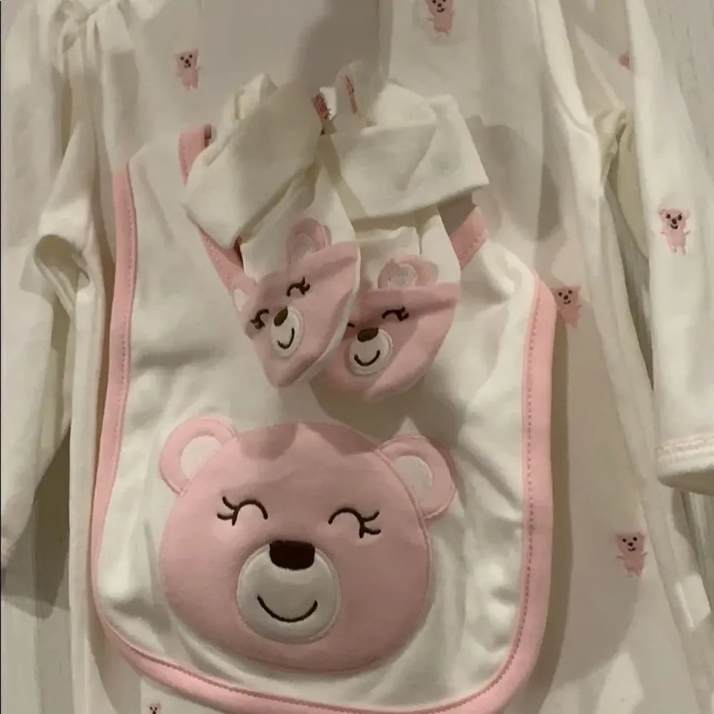 🎉1 hr Sale 🎉Carters baby girl set🎉